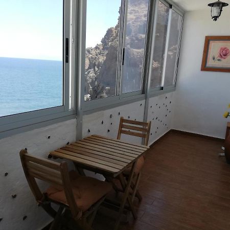 Apartment On The Beach And Ocean Sounds Fasnia ภายนอก รูปภาพ